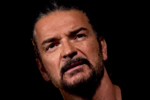 Ricardo Arjona Se Retira por problemas de salud: un hasta luego que suena definitivo